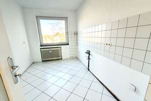 Schön renovierte 4-Zi-Whg mit Balkon im begehrten Aukammgebiet von Wi – parkähnliches Grundstück – Von-Bergmann-Straße 4, 65191 Bierstadt, Wiesbaden – Vorschaubild 9