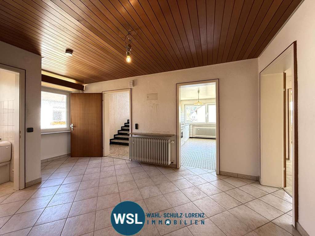 Immobilie in Aichtal - 2-Familienhaus mit Doppelgarage, Garten und kleiner Werkstatt in Ortsrandlage von Aichtal Neuenhaus. - Bild 4