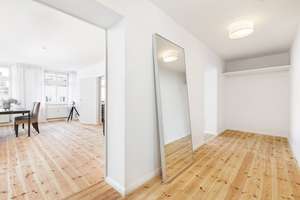 Choriner Straße, Mitte: Charmante 3-Zimmer-Altbauwohnung mit aufgearbeiteten Dielen, Einbauküche – Choriner Straße 81, 10119 Mitte (Ortsteil), Berlin – Vorschaubild 3