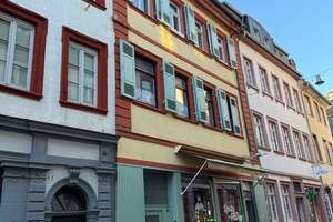 Attraktives Mehrfamilienhaus mit Ferienwohnung und Gewerbeeinheit in der Nähe des Marktplatzes