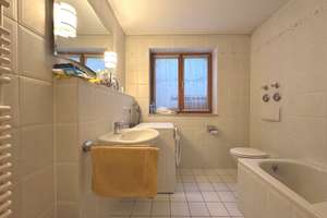 Sonnige 3-Zimmer-Gartenwohnung mit ca. 35 m² ausgebautem Souterrain und Badezimmer im Untergeschoss – Die vollständige Adresse der Immobilie erhältst du vom Anbieter., 81827 Waldtrudering, München – Vorschaubild 13