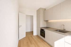 Bezugsfrei und mit Klimaanlage: Sanierte 2-Zimmer-Wohnung mit Balkon in der Maxvorstadt – Die vollständige Adresse der Immobilie erhältst du vom Anbieter., 80798 Neuschwabing, München – Vorschaubild 4