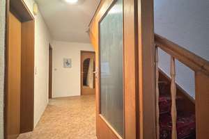 ** gepflegt und einzugsbereit ** Modernisiertes Einfamilienhaus mit Potenzial zum weiteren Ausbau – Die vollständige Adresse der Immobilie erhältst du vom Anbieter., 89567 Sontheim an der Brenz – Vorschaubild 2