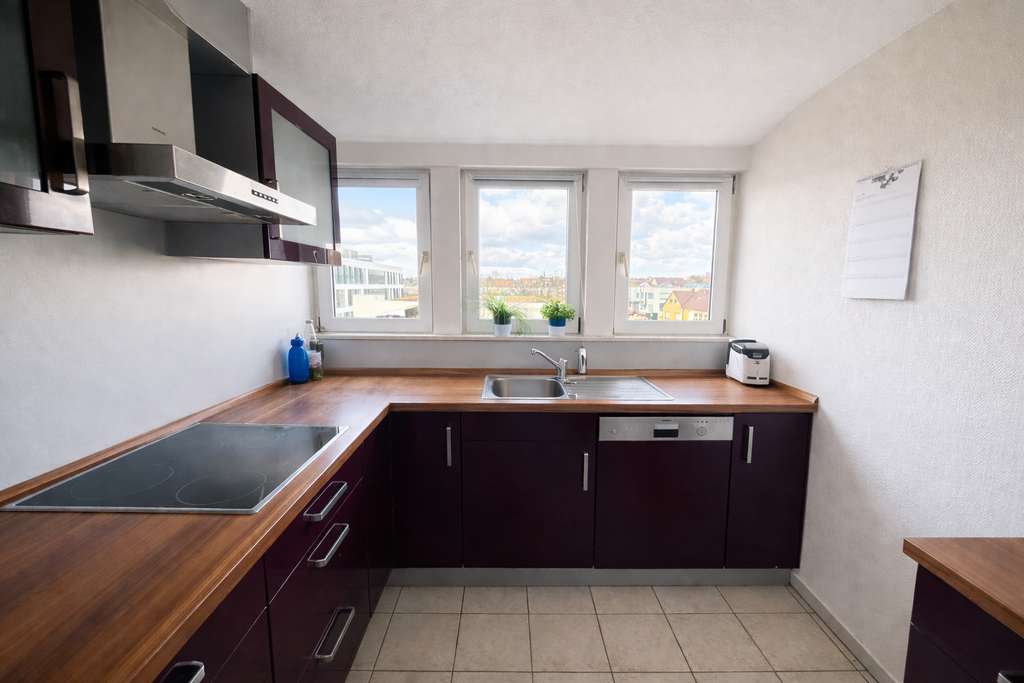 Immobilie in Ditzingen - 3-Zimmer DG-Wohnung mit Südbalkon und Gartenanteil zu verkaufen - Bild 4