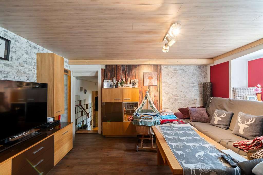 Immobilie in Lörrach - Unikat mit Herz! Charmantes Haus mit gepflegten Einliegerwohnungen & Ausbaupotenzial in Tumringen - Bild 2