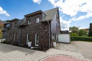 FOR SALE: MODERNES DOPPELHAUS! Bj. 2012, 175 m² Wohnfläche + Keller, Erdwärmepumpe, Garage, etc. – Bottrop – Vorschaubild 3