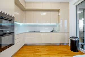 Garten im 4.OG! - außergewöhnliche 5-Zimmer-Residenz im High Park am Potsdamer Platz – Die vollständige Adresse der Immobilie erhältst du vom Anbieter., 10117 Mitte (Ortsteil), Berlin – Vorschaubild 4