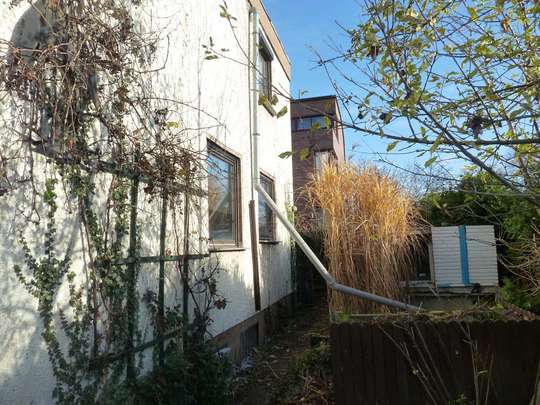 Sanierungsbedürftiges Haus nahe der Fritz-Erler-Allee - Bild 12