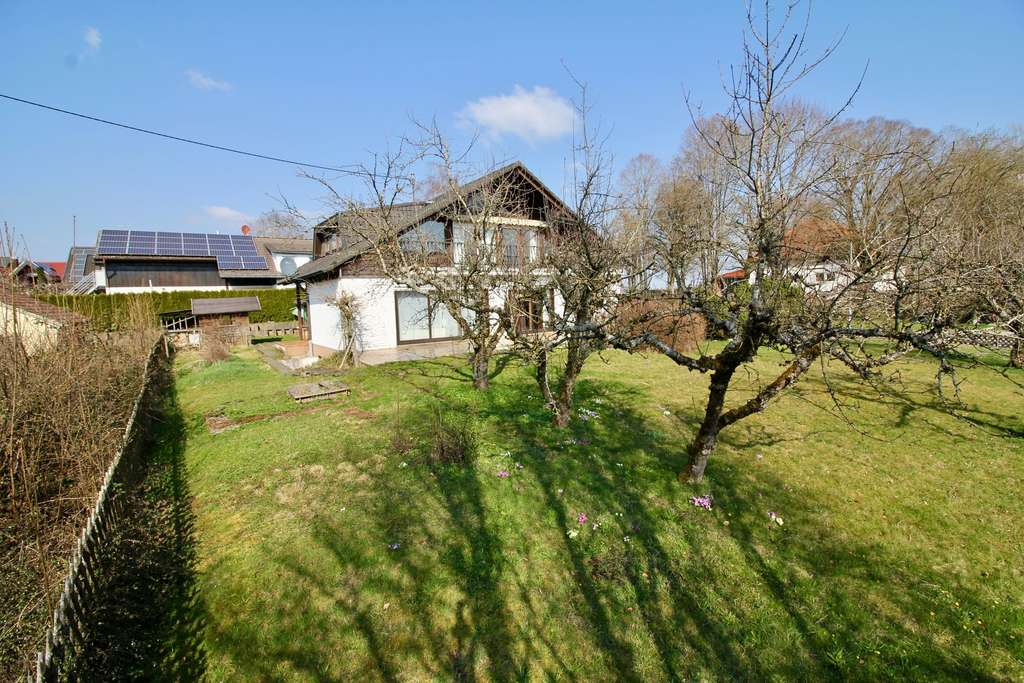 Immobilie in Alfdorf - Alfdorf | Großzügiges Einfamilienhaus mit Substanz, Garten und Entwicklungspotenzial - Bild 2