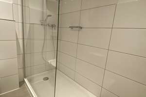 Gepflegte 2 Zimmer-Whg Einbauküche, Bad, Abstellraum, Balkon, Keller, Waschraum  – Dixbäume 25, 45257 Kupferdreh, Essen – Vorschaubild 5