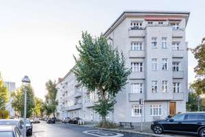 Sanierte 2-Zimmer-Wohnung mit 38 m² Dachstudio-Potenzial in Moabit – Die vollständige Adresse der Immobilie erhältst du vom Anbieter., 10553 Moabit, Berlin – Vorschaubild 2