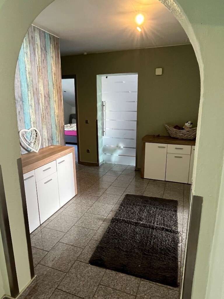 Immobilie in Auetal - Willkommen im neuen Zuhause!
Einfamilienhaus (mit ELW), ideal auch für Mehrgenerationenfamilien ode - Bild 2