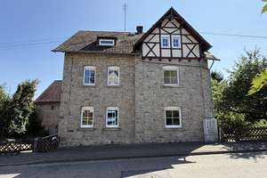 Altes Bauernhaus mit viel Platz und großem naturbelassenem Grundstück – Sayntalstraße 3, 56242 Quirnbach – Vorschaubild 3