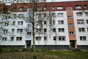 Attraktive vermietete 3-Zimmer-Hochparterrewohnung in Berlin-Hohenschönhausen – Die vollständige Adresse der Immobilie erhältst du vom Anbieter., 13057 Neu-Hohenschönhausen, Berlin – Vorschaubild 2