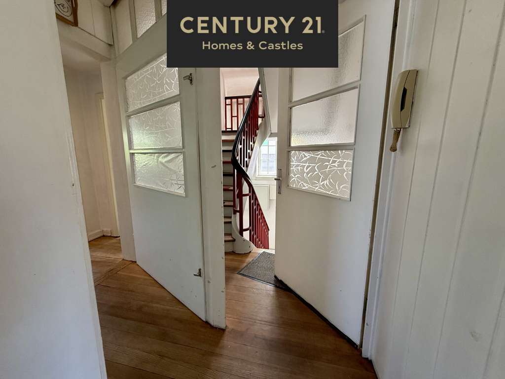 Altbau-Wohnung in einer Stadtvilla in Saarbrücken-Güdingen mit ca. 80 m² Wohnfläche