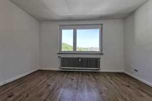 Helle 3-Zi.-Wohnung mit 2 Balkonen, Aufzug  – frisch gestrichen! – Hirsauer Straße 214, 75180 Pforzheim – Vorschaubild 6