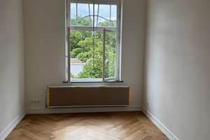 Kernsanierte, denkmalgeschützte Altbauwohnung in 2. Rheinlage mit drei Balkonen – Berger Allee 3, 40213 Carlstadt, Düsseldorf – Vorschaubild 5