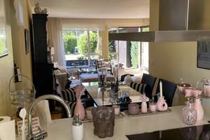 Familiengerechtes Ensemble - 4-Zi. Wohnung mit Garten und 2-Zi-Dachgeschoss-Wohnung zu verkaufen