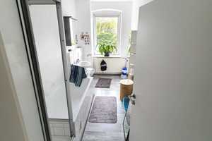 Einbauküche und Tageslichtbad mit Wanne - gut geschnittene 2-Zimmerwohnung nahe Uni! – Bogenstraße a.A., 99089 Erfurt – Vorschaubild 8