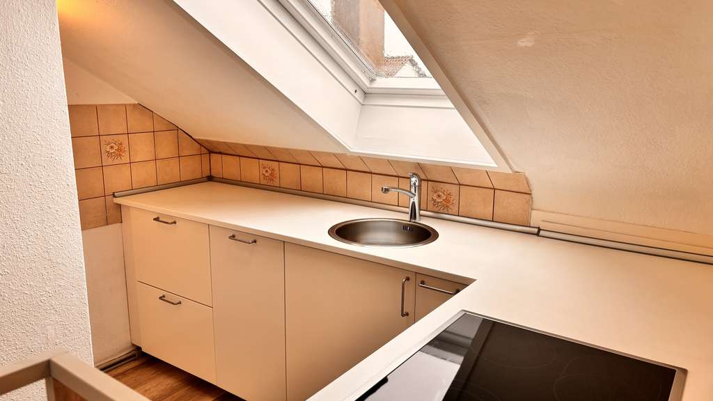 Immobilie in Fellbach - Charmante Dachgeschosswohnung mit praktischer Raumaufteilung - Bild 3