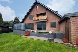 Sehr gepflegtes Ein-/Zweifamilienhaus in Gamsen, Vollkeller + 2 Garagen, zurzeit vermietet – Die vollständige Adresse der Immobilie erhältst du vom Anbieter., 38518 Gifhorn – Vorschaubild 1