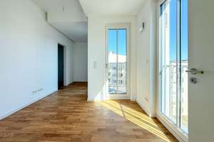 Vermietete helle 2,5 Zimmerwohnung mit Erker - Mitten in der Hauptstadt - Gute Anbindung – Osnabrücker Straße 27, 10589 Charlottenburg, Berlin – Vorschaubild 8