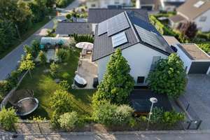 Modernes 217-m²-Familienhaus mit 8 Zimmern, PV-Speicher, Wallbox, Solar & großem Garten – Die vollständige Adresse der Immobilie erhältst du vom Anbieter., 94419 Reisbach – Vorschaubild 2