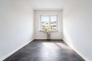 Schöner Ausblick vom Südost-Balkon - 2,5-Zimmer-Wohnung in ruhiger Lage und mit Stellplatz – Die vollständige Adresse der Immobilie erhältst du vom Anbieter., 13349 Wedding, Berlin – Vorschaubild 11