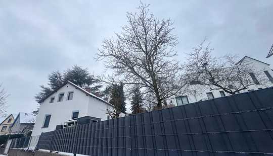 Bild von 10363 I Modernes saniertes Einfamilienhaus mit Dachterrasse in Frankfurt-Praunheim