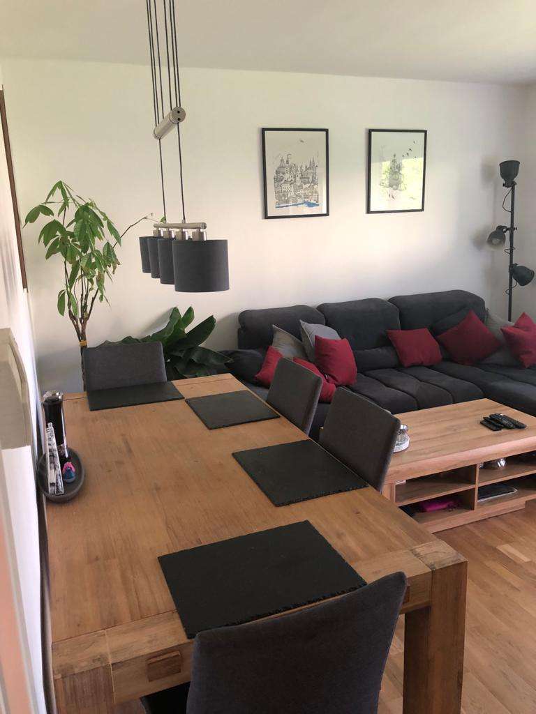 Modernisierte 4-Zimmer Wohnung mit Balkon