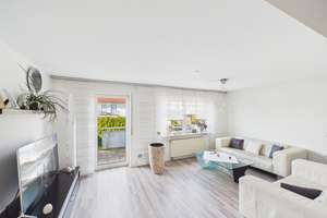 EE-Klasse A. Helles, modernes RMH, Garage, Stellplatz, TLB, EBK, Gäste WC, Balkon, Terrasse, Garten – Die vollständige Adresse der Immobilie erhältst du vom Anbieter., 73734 Berkheim, Esslingen am Neckar – Vorschaubild 8