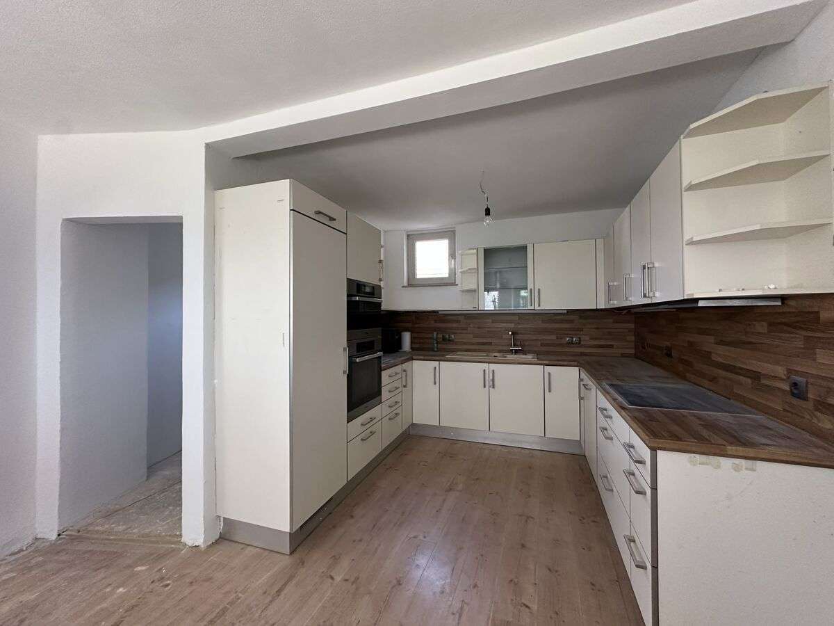 Immobilie in Großostheim - Charmantes renovierungsbedürftiges Einfamilienhaus mit großem Grundstück und vielseitiger Scheune - Bild 4