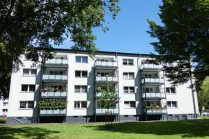 Herrliche Aussichten *Wohnung mit großem Balkon wird modernisiert*