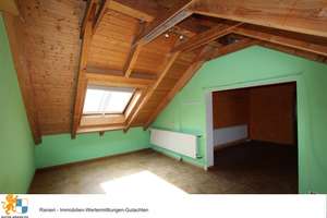 Großes Wohnhaus mit Doppelgarage und viel Potenzial in Neumarkt-Woffenbach – Die vollständige Adresse der Immobilie erhältst du vom Anbieter., 92318 Neumarkt in der Oberpfalz – Vorschaubild 32