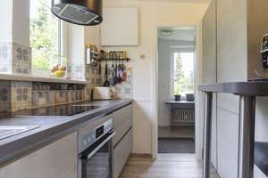 Herrlicher Seeblick: großzügiges und solides Einfamilienhaus mit Einliegerwohnung und Nebengebäude – Die vollständige Adresse der Immobilie erhältst du vom Anbieter., 24306 Plön – Vorschaubild 12