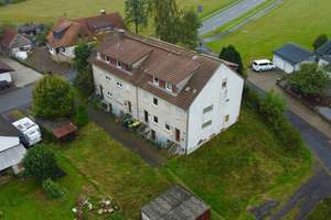Vier Reihenhäuser mit Potenzial - Sanierungsbedürftiges Mehrfamilienobjekt! – Die vollständige Adresse der Immobilie erhältst du vom Anbieter., 63633 Birstein – Vorschaubild 1
