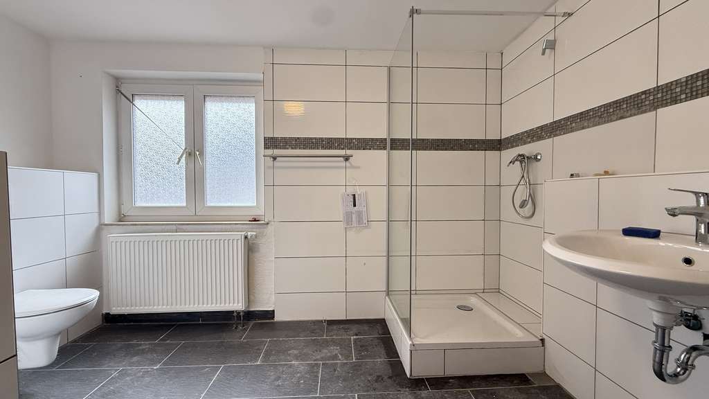 Immobilie in Wildberg - Umfangreich saniertes Einfamilienhaus mit 9 Zimmern und Garage in Wildberg, Sulz am Eck - Bild 4