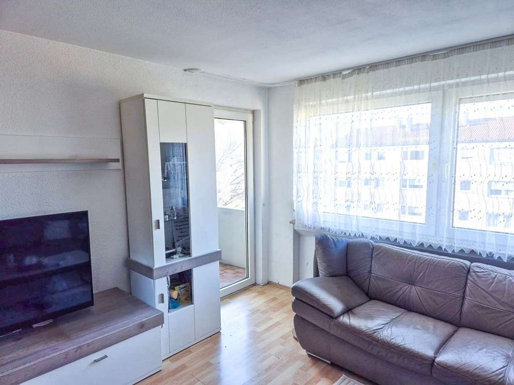 Immobilie in Uhingen - Familienfreundliche 4-Zimmer-Wohnung mit Balkon und Tiefgaragenstellplatz - Bild 3