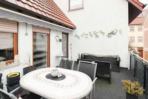 Familienfreundliches Zuhause mit Einliegerwohnung – gepflegt, modernisiert und gut gelegen – Die vollständige Adresse der Immobilie erhältst du vom Anbieter., 74348 Lauffen am Neckar – Vorschaubild 2