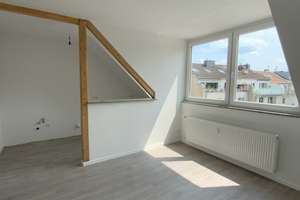 Sonnige Dachterrasse und Cityblick – Ihr hochwertig saniertes Zuhause in Düsseldorf – Die vollständige Adresse der Immobilie erhältst du vom Anbieter., 40211 Stadtmitte, Düsseldorf – Vorschaubild 2