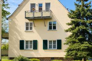 "Charmante 3-Zimmer-Wohnung mit Balkon in ruhiger Lage – Denkmalgeschütztes Objekt"