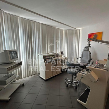 Raum für Ideen & Gesundheit – Modernes Büro- und Ärztehaus in Köln