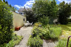 Wohnen in bester Lage – Stilvolle Doppelhaushälfte mit Gartenidylle in Musberg


 – Esslingen (Kreis) – Vorschaubild 5