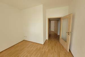 // Seniorengerechte Wohung - Bad mit Dusche - Einbauküche // – Mockauer Straße 30, 4357 Mockau-Süd, Leipzig – Vorschaubild 7