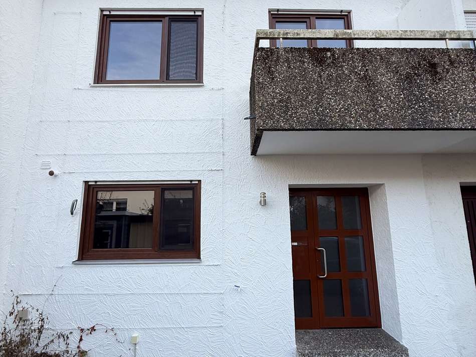 IMG_7625Wohngebäude Vorderansi