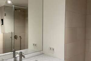Möblierte Wohnung mit Balkon direkt an der East Side Gallery – ruhig zum Innenhof – Mühlenstraße 20, 10243 Friedrichshain, Berlin – Vorschaubild 9