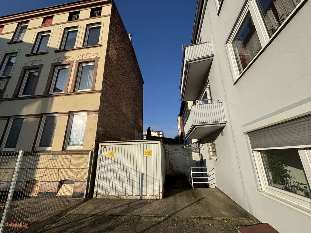 Immobilie in Lübeck - Wohn- und Geschäftshaus mit 2 freien Einheiten in St. Lorenz Süd! - Bild 1