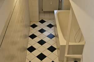 Charmante Komfort-Altbauwohnung im Jugenstilgebäude, 1. OG, bezugsfrei – Sesenheimer Str. 15, 10627 Charlottenburg, Berlin – Vorschaubild 20