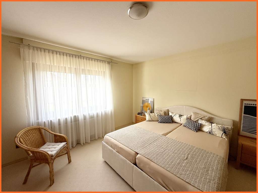 Immobilie in Gau-Bickelheim - Charmantes Einfamilienhaus mit Wellnessbereich, großem Garten und Weinbergblick! - Bild 2