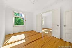 Sonnige Altbauwohnung im Westend mit EBK, Balkon und Garagenplatz mit Wallbox | WAGNER IMMOBILIEN – Scharnhorststraße 34, 65195 Wiesbaden – Vorschaubild 3
